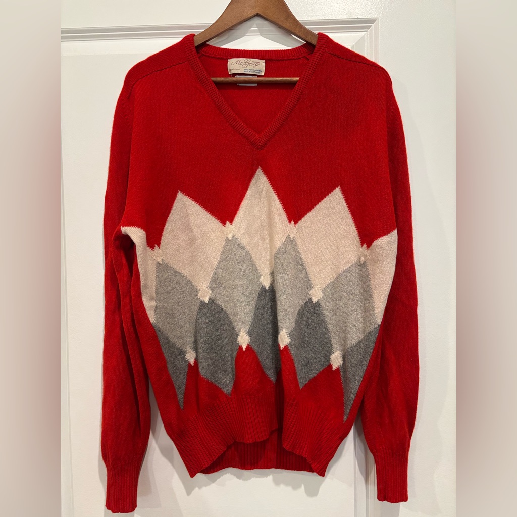 Vintage 1980s Mcgeorge Of Dumfries 100% Cashmere Intarsia Sweater V Neck Size 46